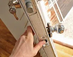 Golden Locksmith Services Norfolk, VA 757-304-0819 Golden Locksmith Services Norfolk, VA 757-304-0819 - 7-Lock-Changing